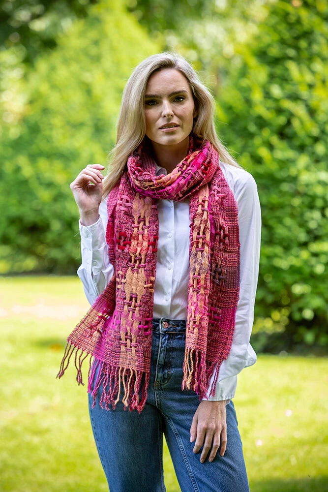 Suantrai Of Ireland Open Weave Wool Scarf Pink - Image 4