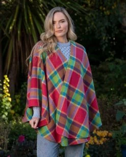 100% Lambswool Cape - Sue 652