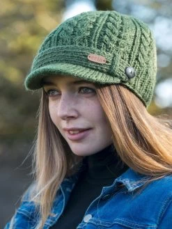 Aran Cable Knit Peak Hat Green