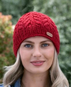 Erin Cable Knit Hat Red