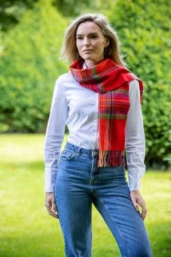 100% Lambswool Red, Green & Blue 207