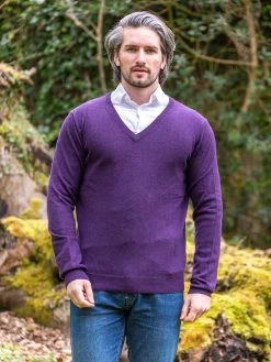 100% Lambswool V Neck Sweater Purple Wine